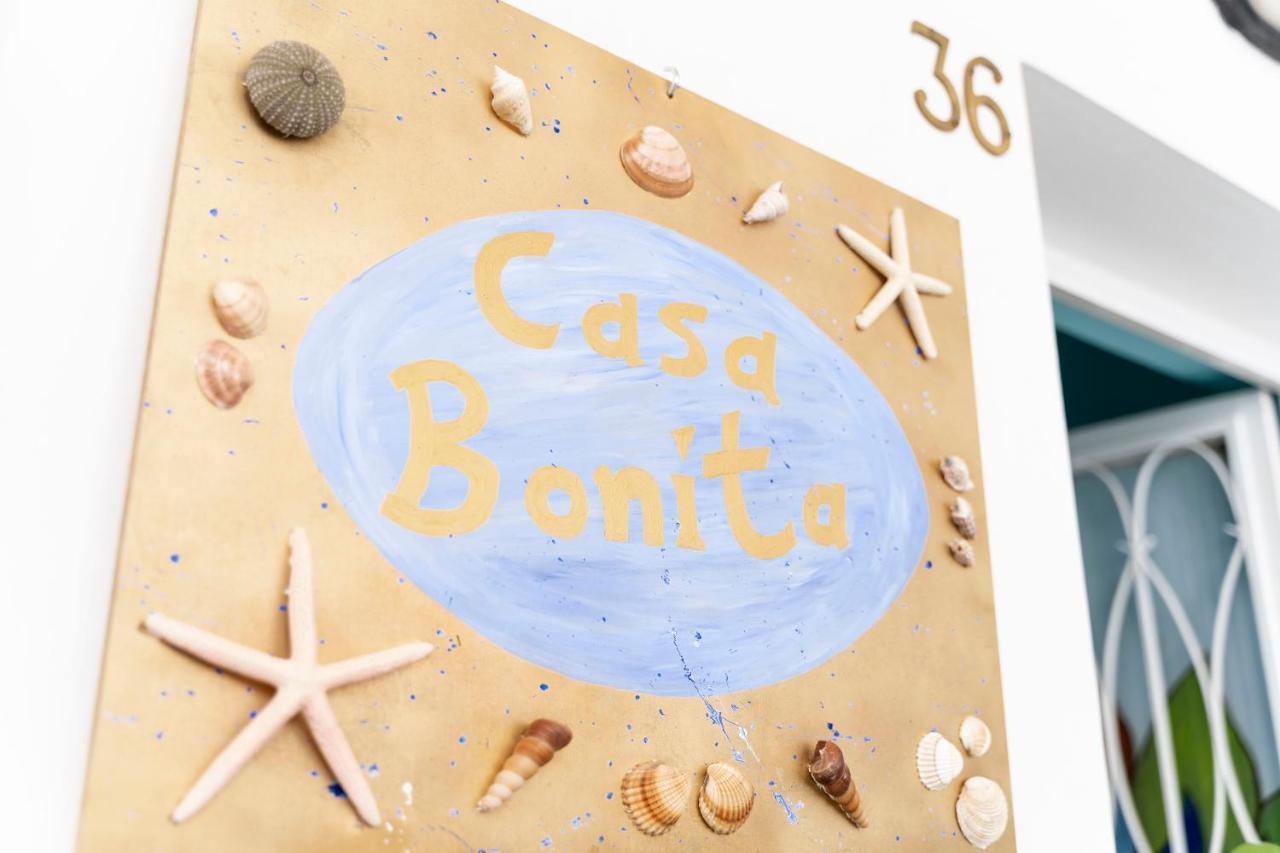 Casa Bonita, House With Private Entrance And Garden, Between Center And Sea アテネ エクステリア 写真