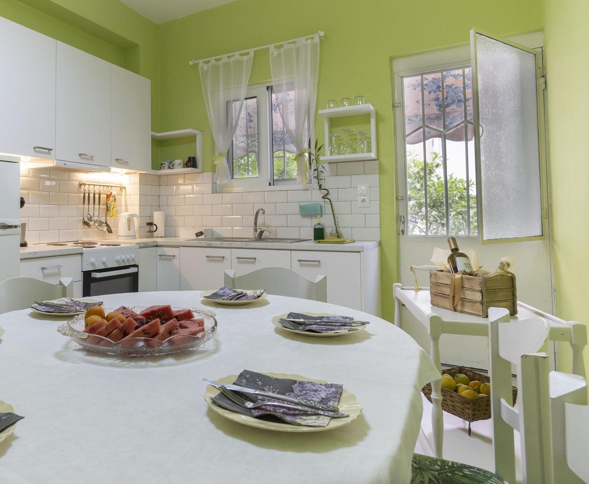 Casa Bonita, House With Private Entrance And Garden, Between Center And Sea アテネ エクステリア 写真