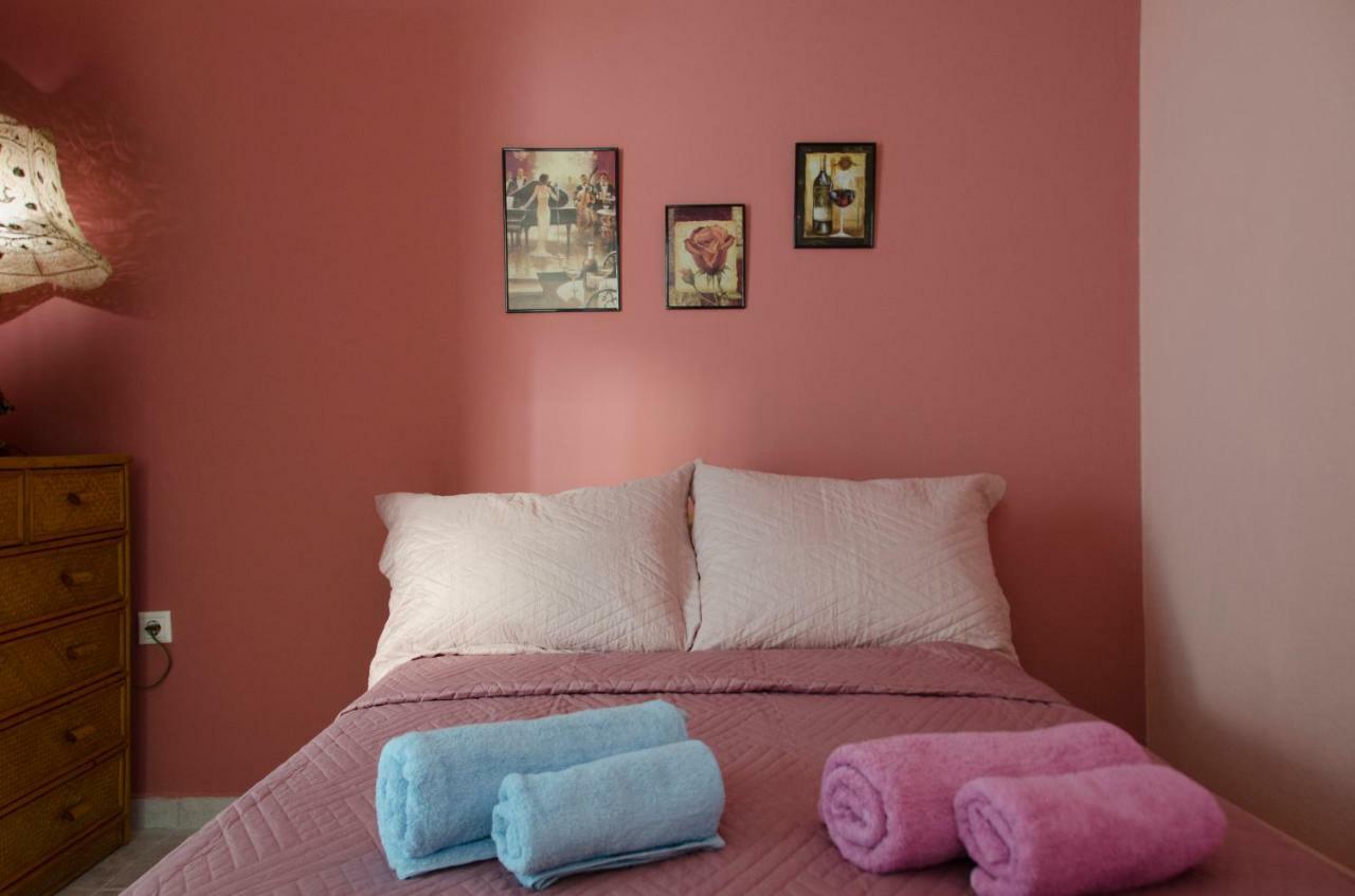 Casa Bonita, House With Private Entrance And Garden, Between Center And Sea アテネ エクステリア 写真